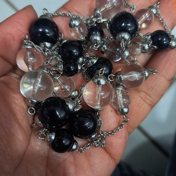 Glass long statement necklace - Picture 4 of 12